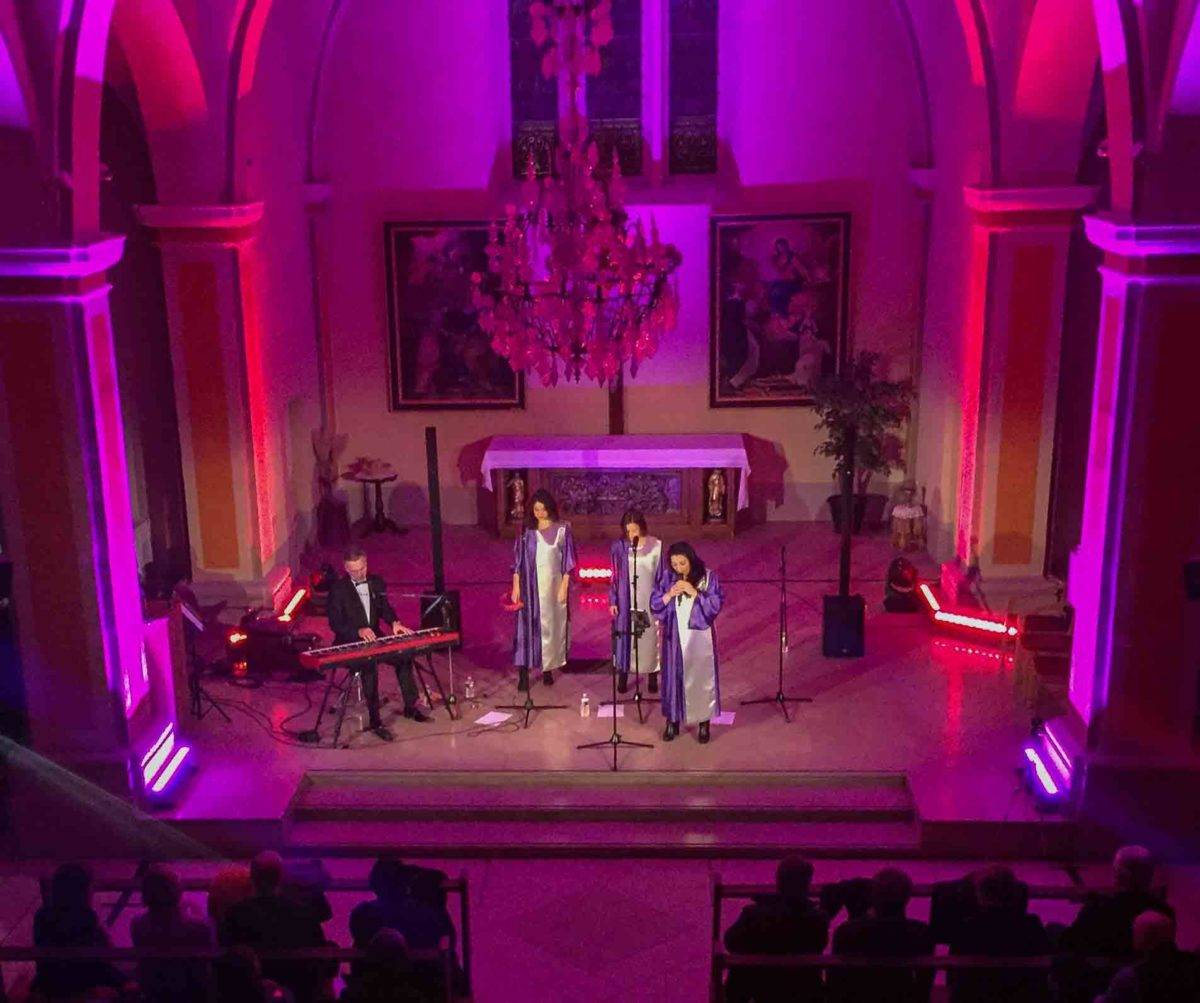 Soirée concert Gospel, à l' Eglise de Saint-Pierre-en-Faucigny, en Haute-Savoie, avec david bonnin pianiste