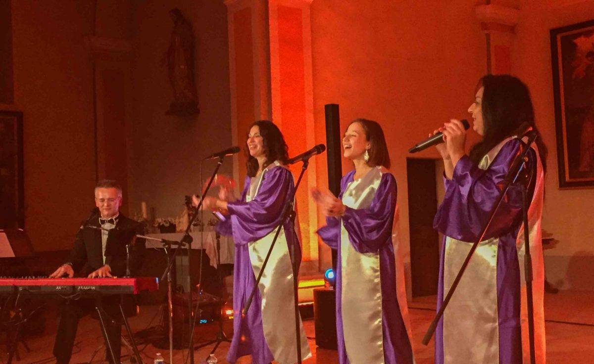 Soirée concert Gospel, à l' Eglise de Saint-Pierre-en-Faucigny, en Haute-Savoie, avec david bonnin pianiste